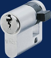 Locking (profile cylinder) for key switch/push-button inserts with equal keys. (DIN 18 252)