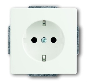 20 EUC-884, SCHUKO socket outlet, studio white matt, future linear, sockets