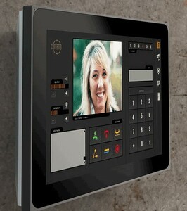 aluna-VI - 7`` Multi-touch display, 800x480, intallation on the wall